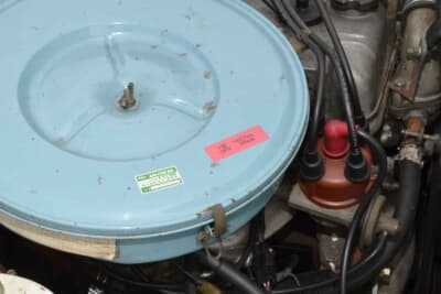 トヨタ セリカ 1400LT:エアクリーナーにはエンジンの説明も