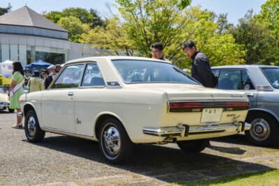 ダットサン ブルーバード 1600SSS クーペ:躍動感のあるデザインに磨きをかけたクーペスタイルが特徴的だった。シーケンシャルウインカーを日本車で初装着した