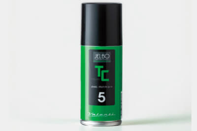 プロテクトコート¥3,740■用途:未塗装樹脂外装パーツ、自動車用テールランプやヘッドライト(樹脂製)の保護、つや出し。鉄部パーツの防錆■成分:シリコーン化合物■内容量:100mℓ/塗布面積(約1.4〜2㎡)、スプレー塗布面積(0.5〜0.7㎡)