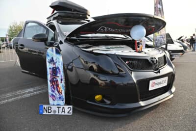 痛車ではないけれど日本のアニメ好きが伝わるカスタム