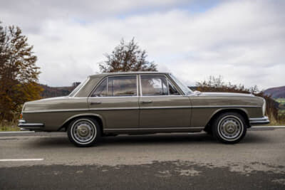 1965年フルモデルチェンジしたフィンテールを持たないスマートなスタイルのW108/W109型250S/SE、300S/SE/SELをフラッグシップモデルとして発表した