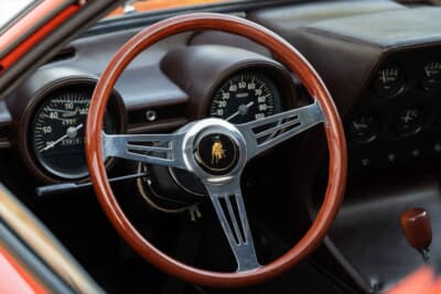 200万ドル〜250万ドル(邦貨換算約2億9436万円〜3億6795万円)で現在も販売中のランボルギーニ「P400ミウラ」(C)Courtesy of RM Sotheby's