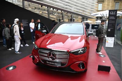 メルセデス・ベンツGLCは印象的なイルミネーション付きグリルが特徴