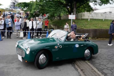 イタリア車とアメリカ車の祭典「チャオ！2025」の会場、丹波ワイン前でのPC競技に挑む