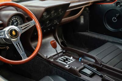 200万ドル〜250万ドル(邦貨換算約2億9436万円〜3億6795万円)で現在も販売中のランボルギーニ「P400ミウラ」(C)Courtesy of RM Sotheby's