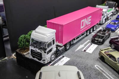 1/43スケール 京商 ダイキャスト UD クオン 4×2 セミトラクター×コンテナ