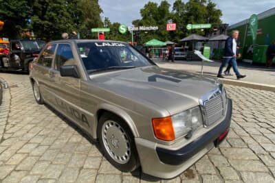 数多くのシニア層の来場者には、EVよりもこちらの方がフォトジェニックのようでした