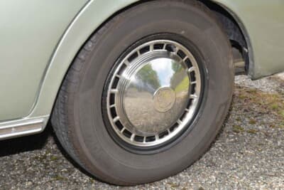 トヨペット コロナ：ホイールキャップのコンディションもいい
