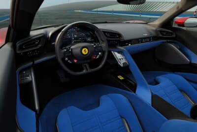 フェラーリ849テスタロッサ：アイコニックなエンジンスタートボタンなどF80を彷彿とさせるステアリング