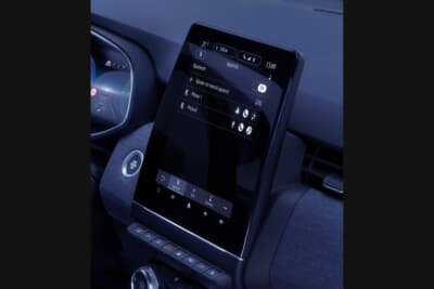 ルノー ルーテシア エスプリ アルピーヌ フルハイブリッド E-TECH：9.3インチマルチメディアEASY LINKの縦型タッチスクリーン