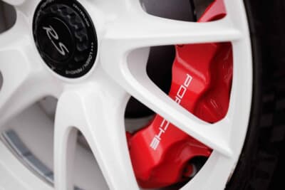 107万7500ドル(邦貨換算約1億5859万円)で落札されたポルシェ「911 GT3 RS 4.0」(C)Courtesy of RM Sotheby's