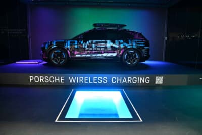 ポルシェブースではチャージシステムの提案
