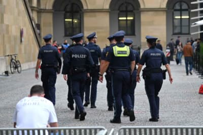 場内警備に多数の警官が配備されたIAA2025