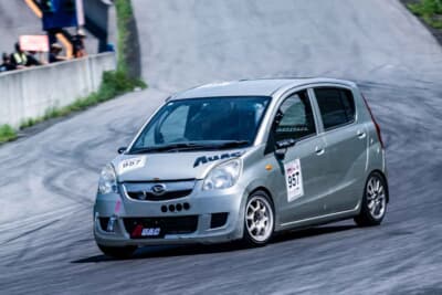 ダイハツ ミラ:学生クラス3位の957号車AUAC 先輩の置き土産ミラ