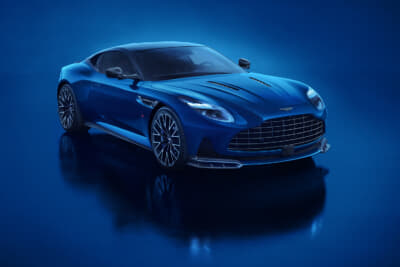 アストンマーティンDB12S:75年にわたるDBの系譜を引き継ぐエアロダイナミックフォルム