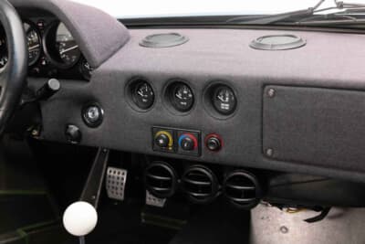 275万5000ドル(邦貨換算約4億548万円)で落札されたフェラーリ「F40」(C)Courtesy of RM Sotheby's