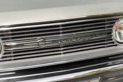 トヨペット コロナ：グリルにもトヨペットのエンブレムが備わる