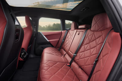 BMW iX:美しさと使いやすさ、そして心地よさを追求したエクスクルーシブなインテリア