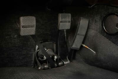 200万ドル〜250万ドル(邦貨換算約2億9436万円〜3億6795万円)で現在も販売中のランボルギーニ「P400ミウラ」(C)Courtesy of RM Sotheby's