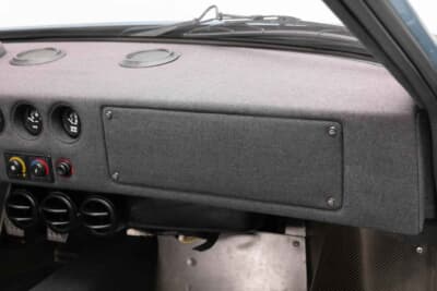 275万5000ドル(邦貨換算約4億548万円)で落札されたフェラーリ「F40」(C)Courtesy of RM Sotheby's