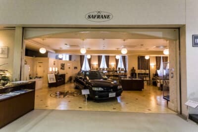 大統領公用車にもなったルノーの高級車 ルノー サフラン バカラ