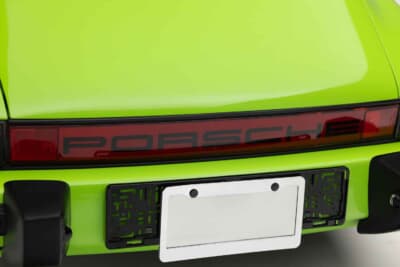 30万2000ドル(邦貨換算約4450万円)で落札されたポルシェ「911カレラ 2.7タルガ」(C)Courtesy of RM Sotheby's