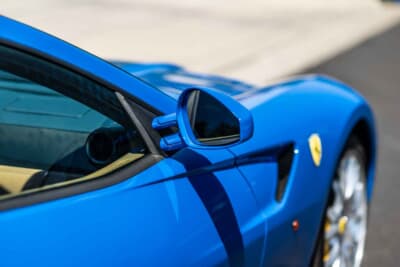 36万8000ドル（邦貨換算約5416万円）で落札されたフェラーリ「599GTBフィオラノ」（C）Courtesy of RM Sotheby's