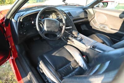 カズ・レーザーみたいな全身赤のトヨタ・80スープラです