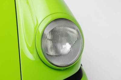 30万2000ドル(邦貨換算約4450万円)で落札されたポルシェ「911カレラ 2.7タルガ」(C)Courtesy of RM Sotheby's