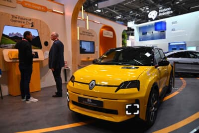 ルノーではサンクの再来となる新型EVのR5を展示しました