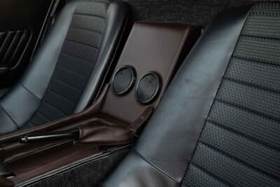 200万ドル〜250万ドル(邦貨換算約2億9436万円〜3億6795万円)で現在も販売中のランボルギーニ「P400ミウラ」(C)Courtesy of RM Sotheby's