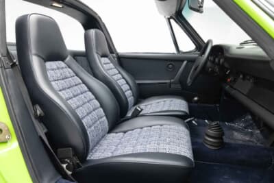 30万2000ドル(邦貨換算約4450万円)で落札されたポルシェ「911カレラ 2.7タルガ」(C)Courtesy of RM Sotheby's