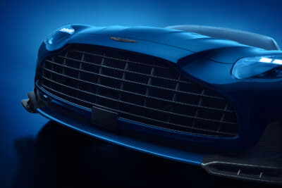 アストンマーティンDB12S:カーボンファイバー仕上げのデュアルアスペクトのフロントスプリッター