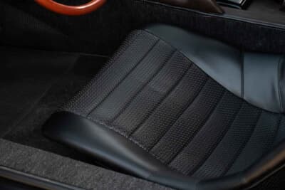 200万ドル〜250万ドル(邦貨換算約2億9436万円〜3億6795万円)で現在も販売中のランボルギーニ「P400ミウラ」(C)Courtesy of RM Sotheby's