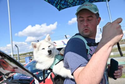 参加者はもちろん、訪れる見学の来場者も好き勝手なスタイルで楽しんでいます