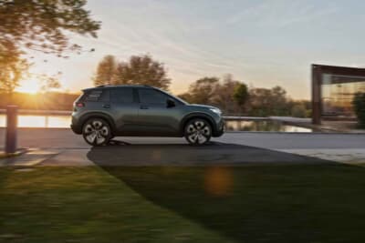 フォルクスワーゲンIDクロス・コンセプト：ドローバー荷重75kgでeバイクのトレーラーなどをけん引できるボールカップリングを装備