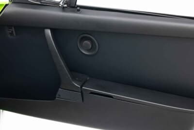 30万2000ドル(邦貨換算約4450万円)で落札されたポルシェ「911カレラ 2.7タルガ」(C)Courtesy of RM Sotheby's