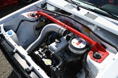 こちらはトヨタ・スターレットでしょうか。TRDのボディデカールが誇らしげ