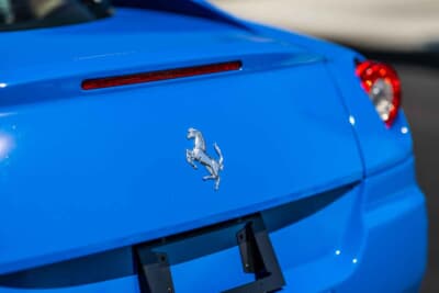 36万8000ドル（邦貨換算約5416万円）で落札されたフェラーリ「599GTBフィオラノ」（C）Courtesy of RM Sotheby's