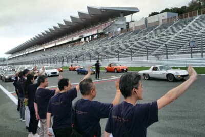 オーナーカーによるパレードラン