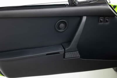 30万2000ドル(邦貨換算約4450万円)で落札されたポルシェ「911カレラ 2.7タルガ」(C)Courtesy of RM Sotheby's