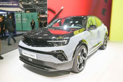 オペルからは高性能EVのモッカGSEを公開し、受注も開始です