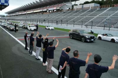 オーナーカーによるパレードラン