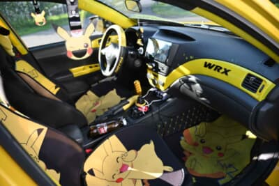 ピカチュウで遊んでいるオーナーさんらしく、外も中も真っ黄色