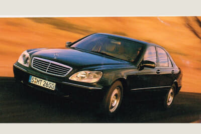 1998年に4代目Sクラス/W220型が登場。2005年まで生産された