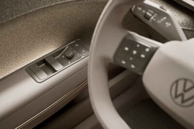 フォルクスワーゲンIDクロス・コンセプト：物理的操作系もコンパクトにレイアウトで使いやすい設計