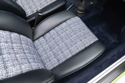 30万2000ドル(邦貨換算約4450万円)で落札されたポルシェ「911カレラ 2.7タルガ」(C)Courtesy of RM Sotheby's