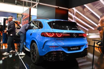 新型メルセデスGLCはEQCベースのEV