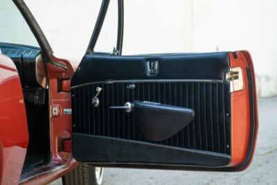 4万7600ドル（邦貨換算約705万円）で現在も販売中のスチュードベーカー「アヴァンティR2」（C）Courtesy of RM Sotheby's