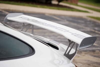 107万7500ドル(邦貨換算約1億5859万円)で落札されたポルシェ「911 GT3 RS 4.0」(C)Courtesy of RM Sotheby's